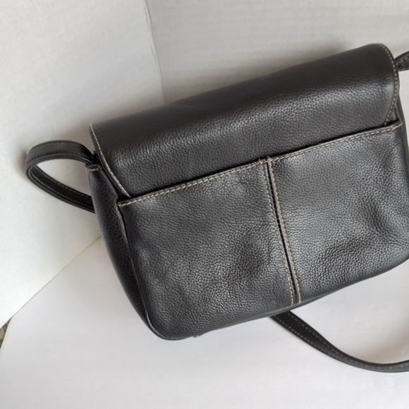 Small leather shoulder purse many compartments. Black leather faux leather trim. - Picture 2 of 8
